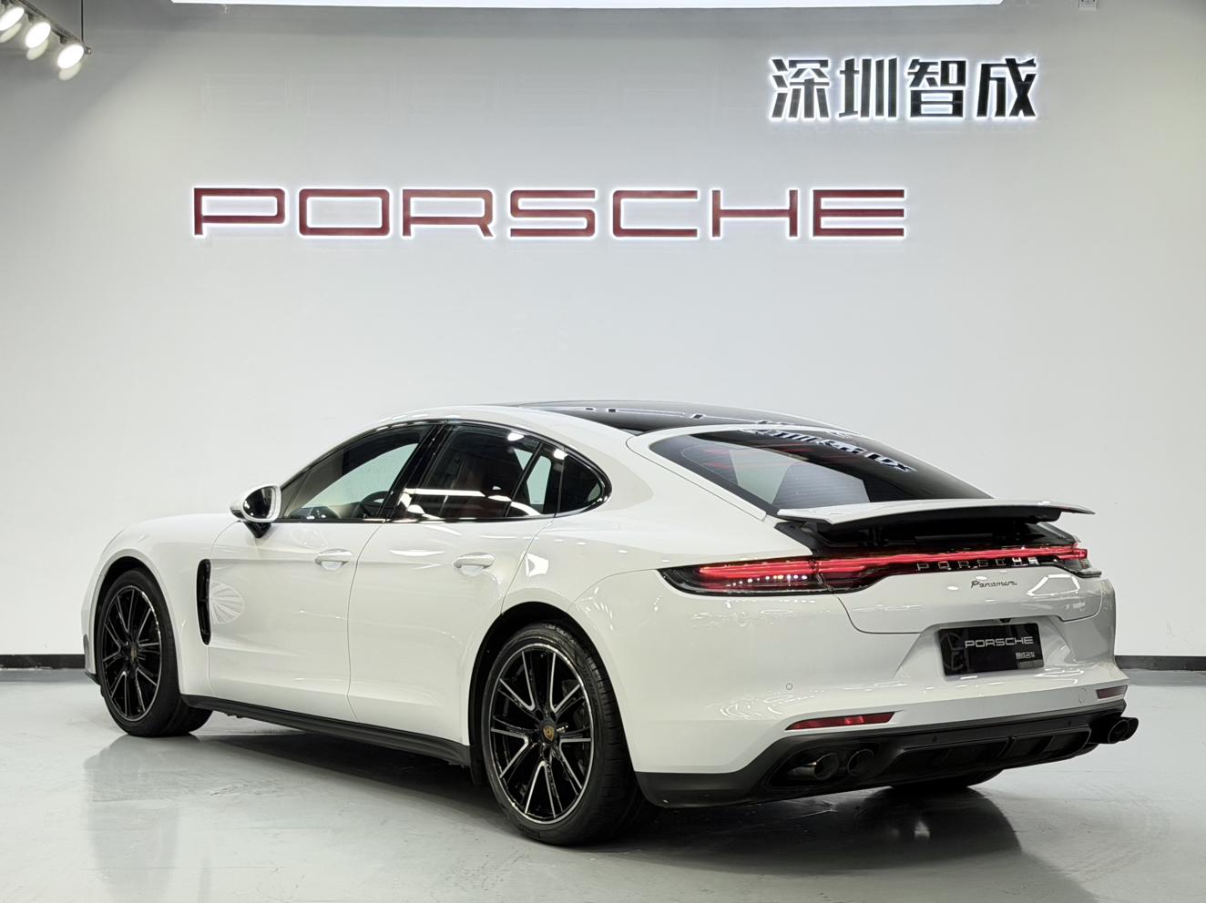 Porsche Panamera 2023 thumb 2