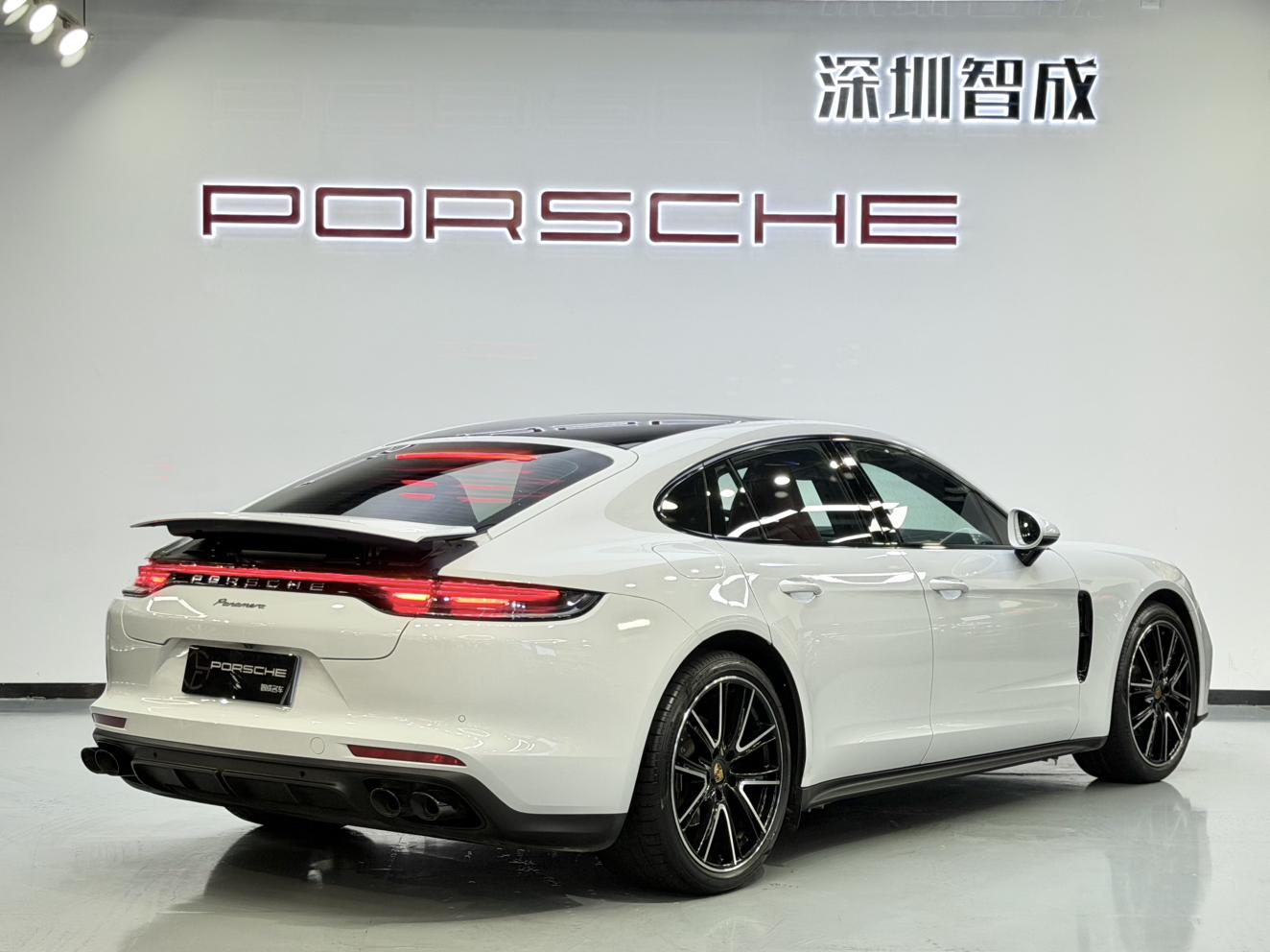 Porsche Panamera 2023 thumb 4