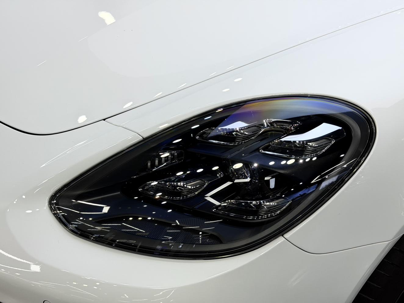 Porsche Panamera 2023 thumb 5