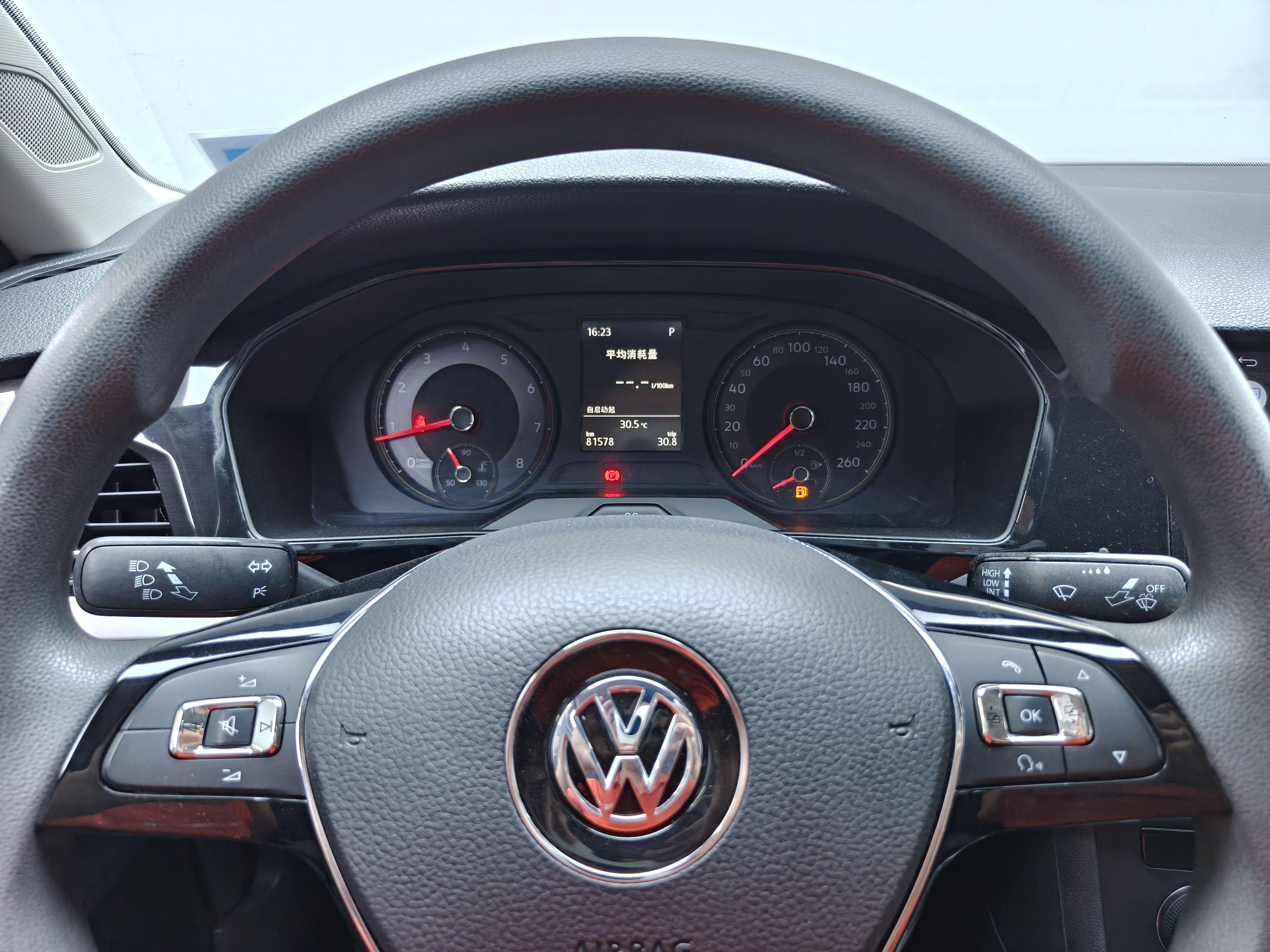 Volkswagen Lavida XR 2018 thumb 5