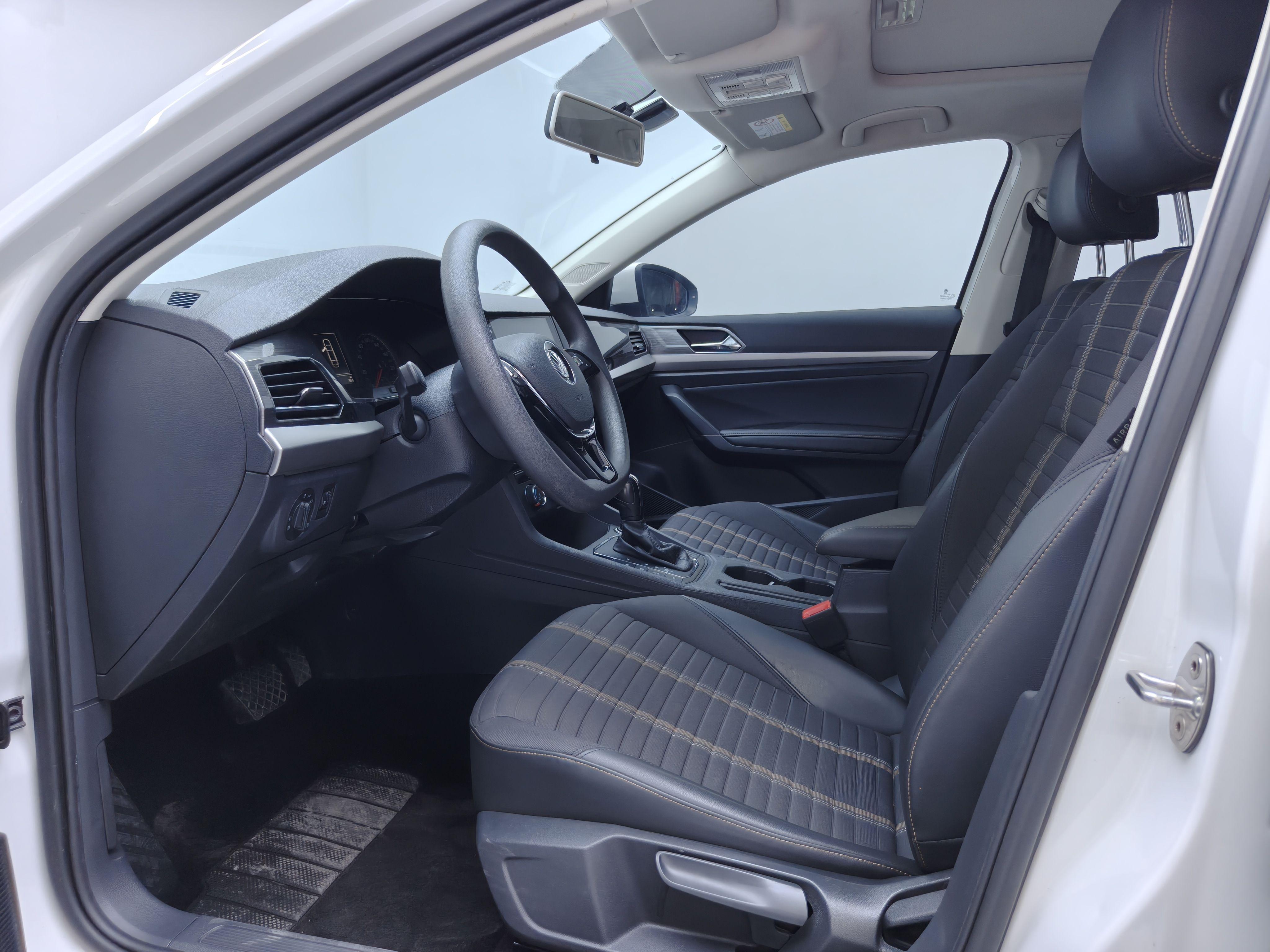 Volkswagen Lavida XR 2018 thumb 6