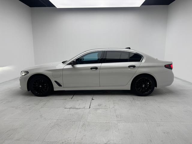 BMW 5 серии 2021 thumb 2