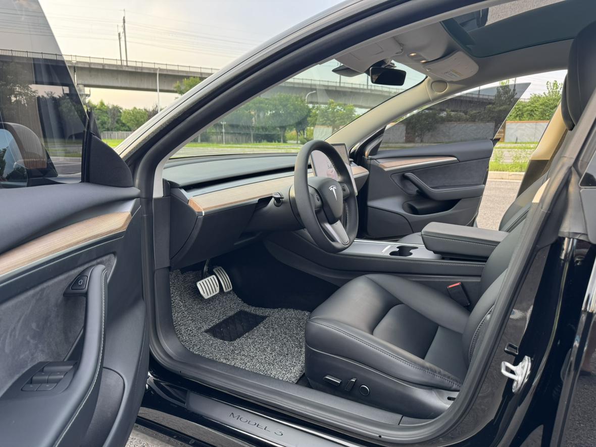 Tesla Model 3 2022 thumb 11