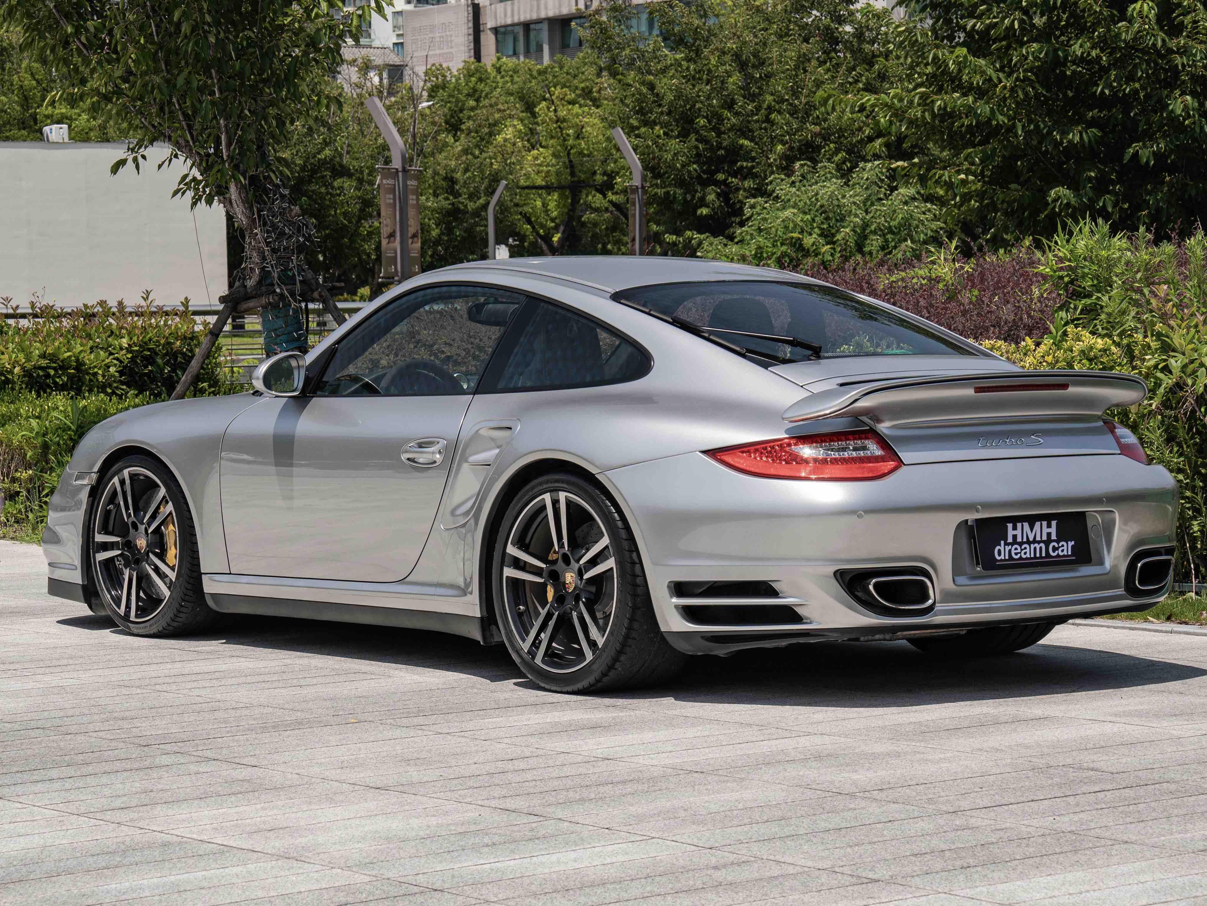 Porsche 911 2010 thumb 2