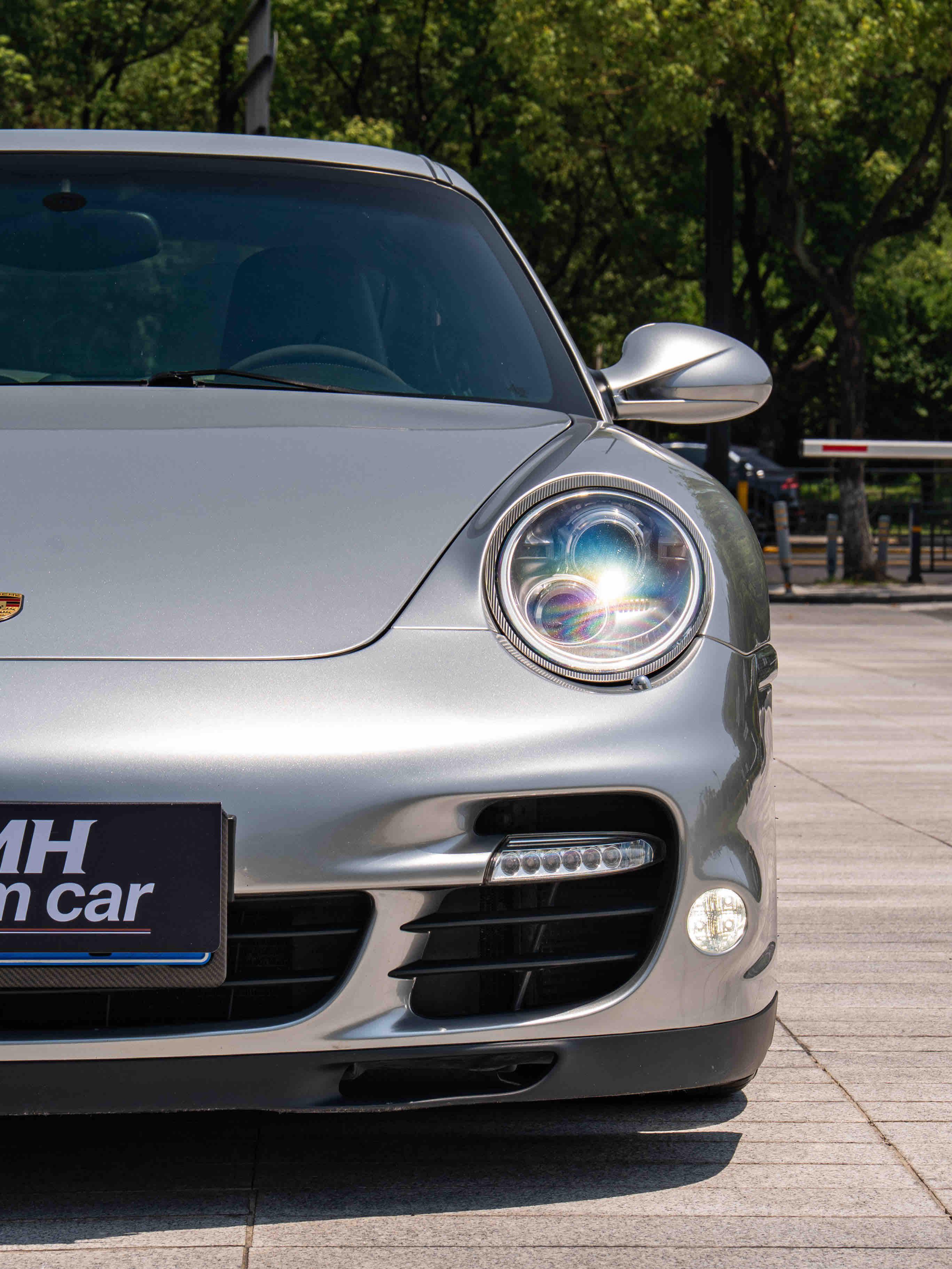 Porsche 911 2010 thumb 6