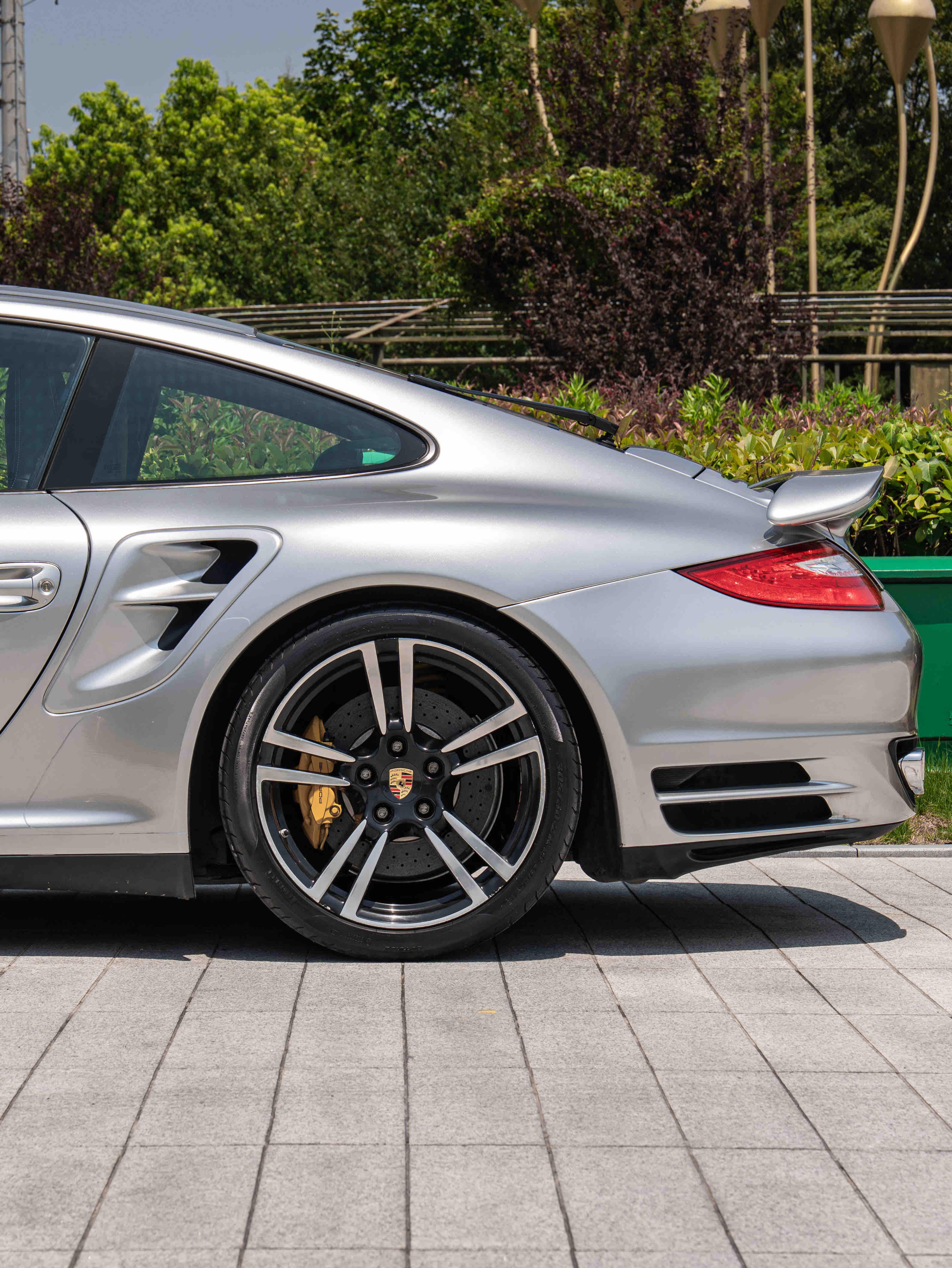 Porsche 911 2010 thumb 7