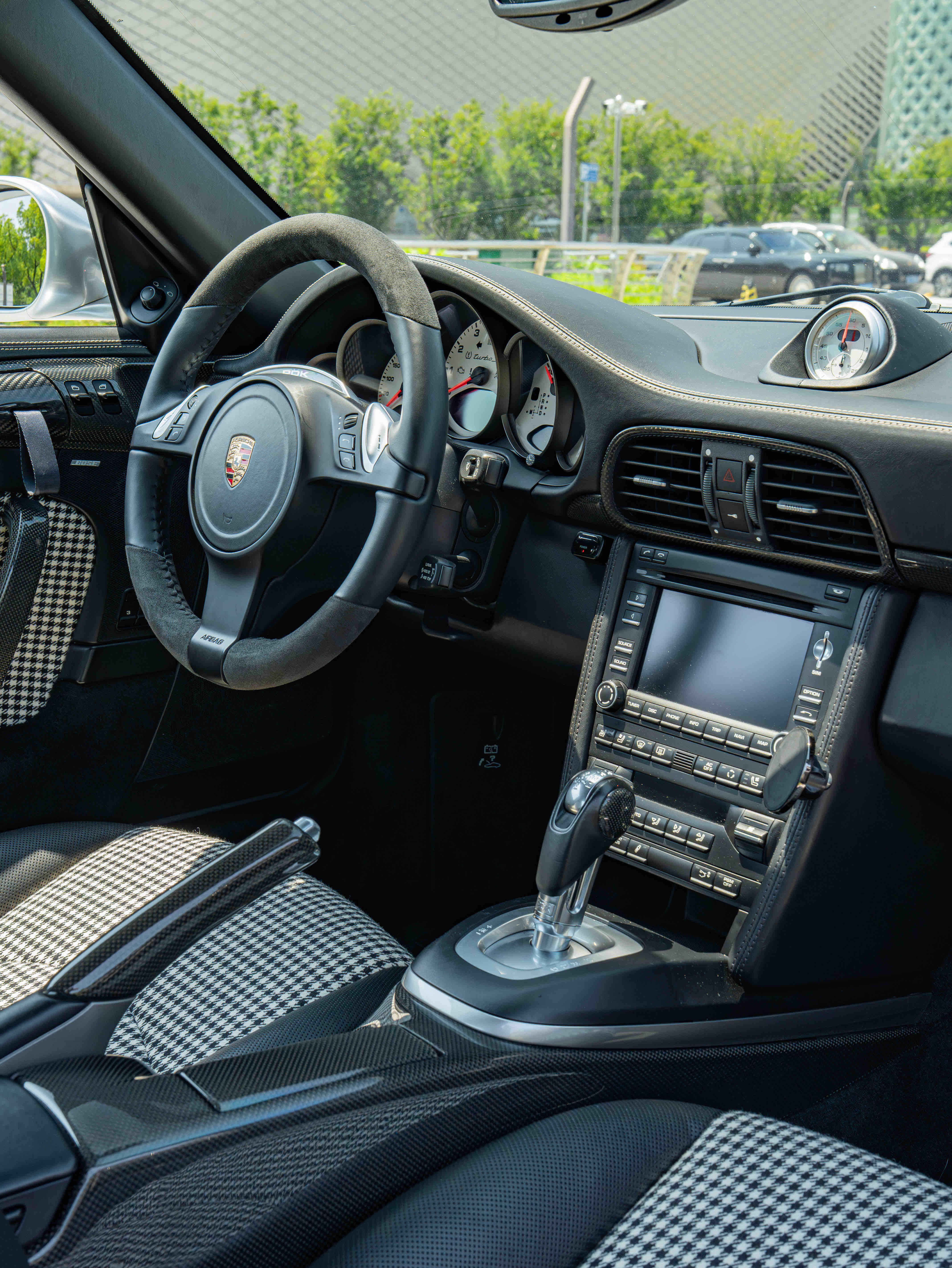 Porsche 911 2010 thumb 12