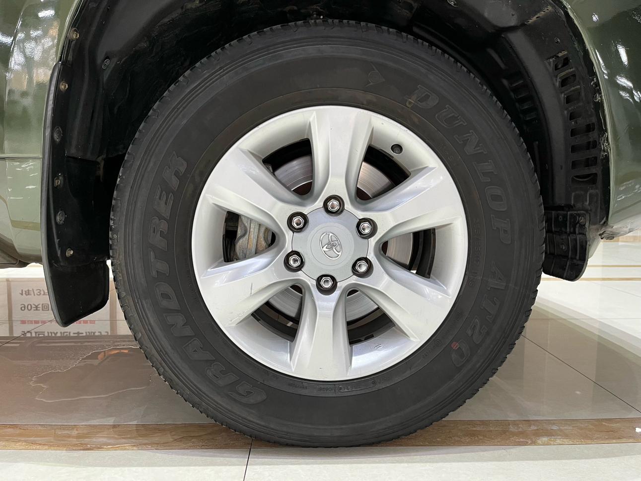 Toyota Land Cruiser Prado 2010 thumb 6