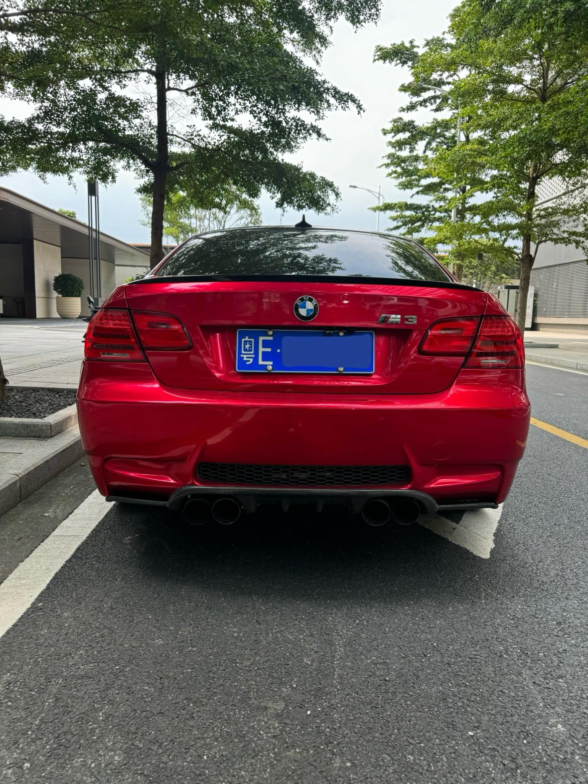 BMW M3 2011 thumb 3