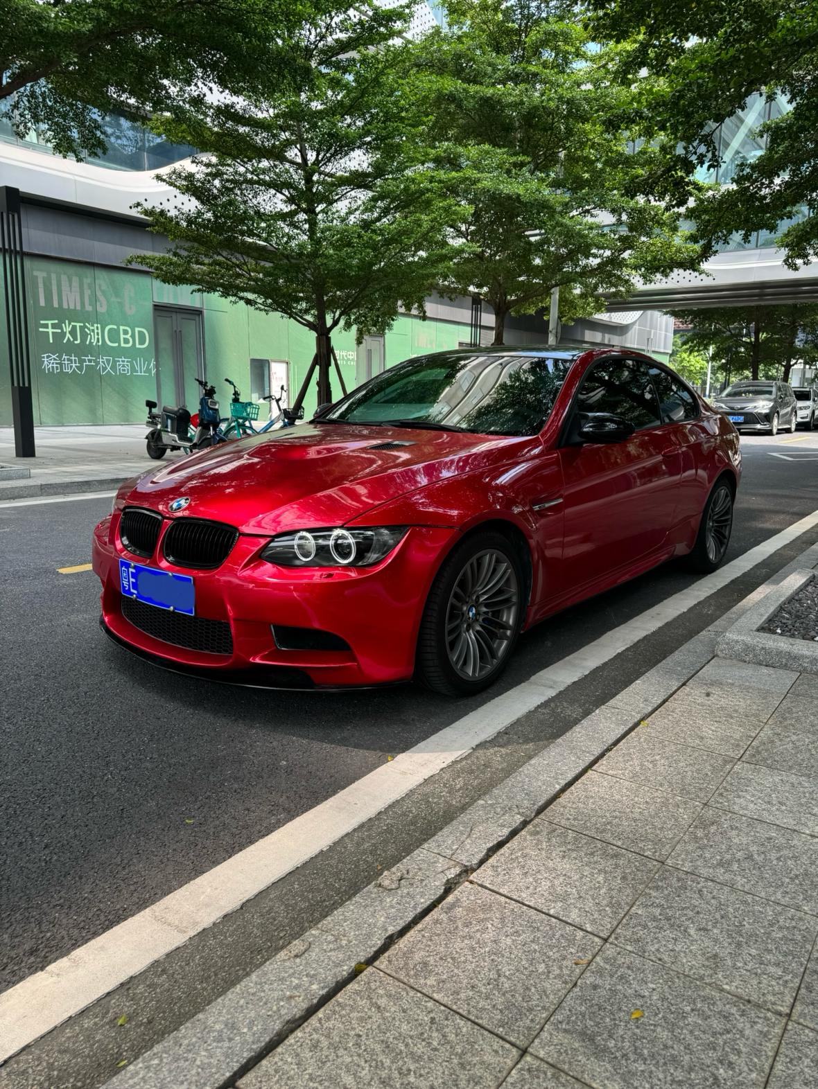 BMW M3 2011 thumb 9