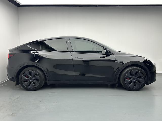 Tesla Model Y 2023 thumb 6