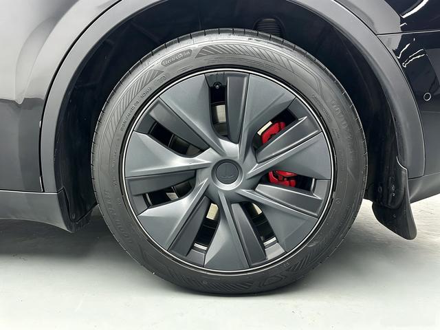 Tesla Model Y 2023 thumb 7