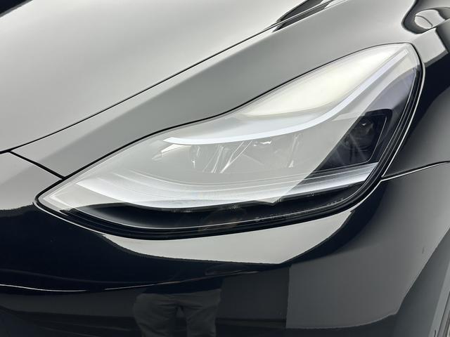 Tesla Model Y 2023 thumb 10