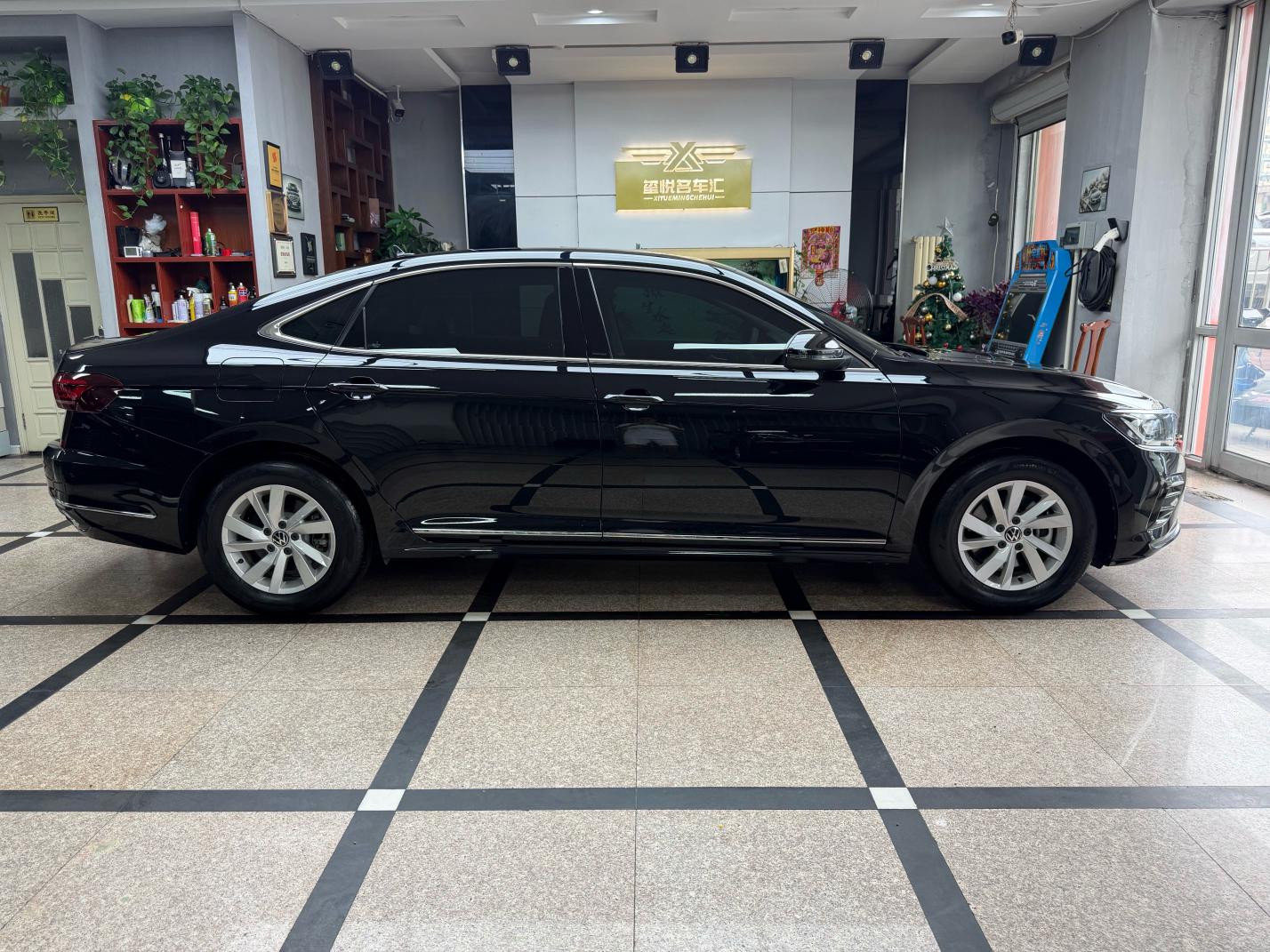 Volkswagen Passat (North America and China) 2023 thumb 4