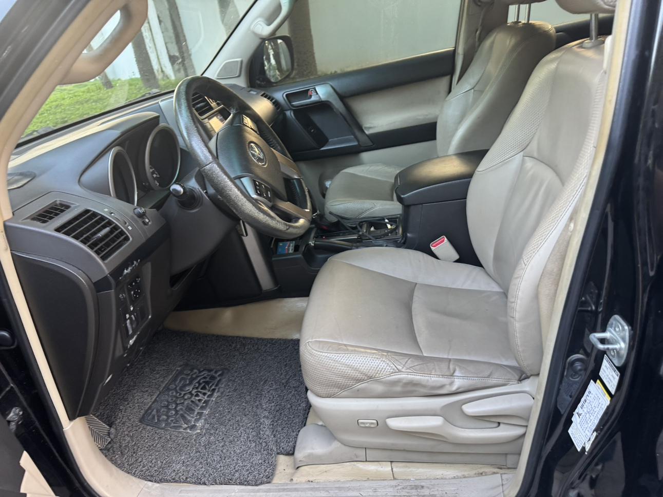 Toyota Land Cruiser Prado 2010 thumb 6