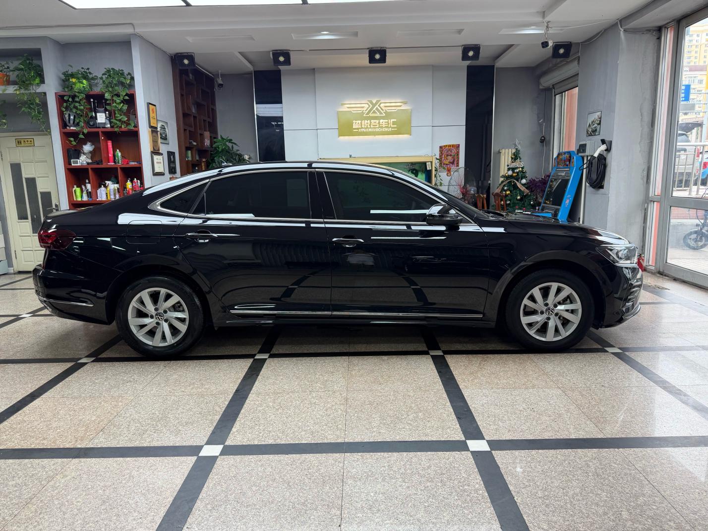 Volkswagen Passat (North America and China) 2023 thumb 2