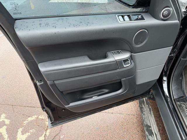 Land Rover PHEV 2021 thumb 4
