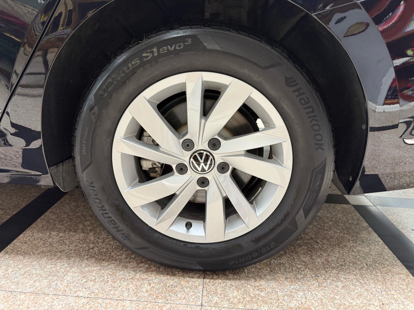 Volkswagen Passat (North America and China) 2023 thumb 7