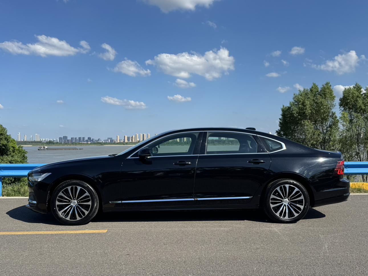 Volvo S90 2024 thumb 2