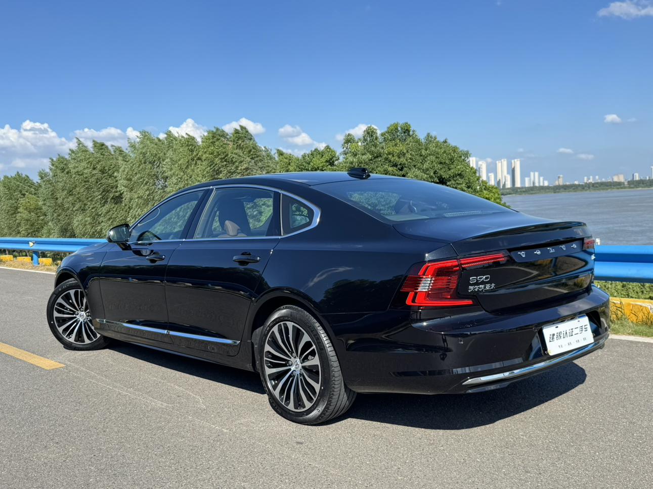 Volvo S90 2024 thumb 3