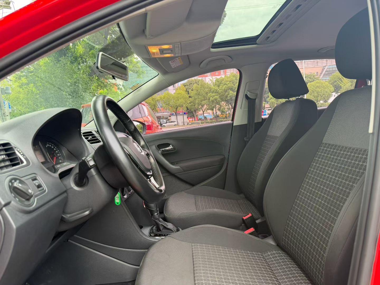 Volkswagen Polo 2016 thumb 6