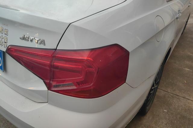 Volkswagen Jetta 2019 thumb 6