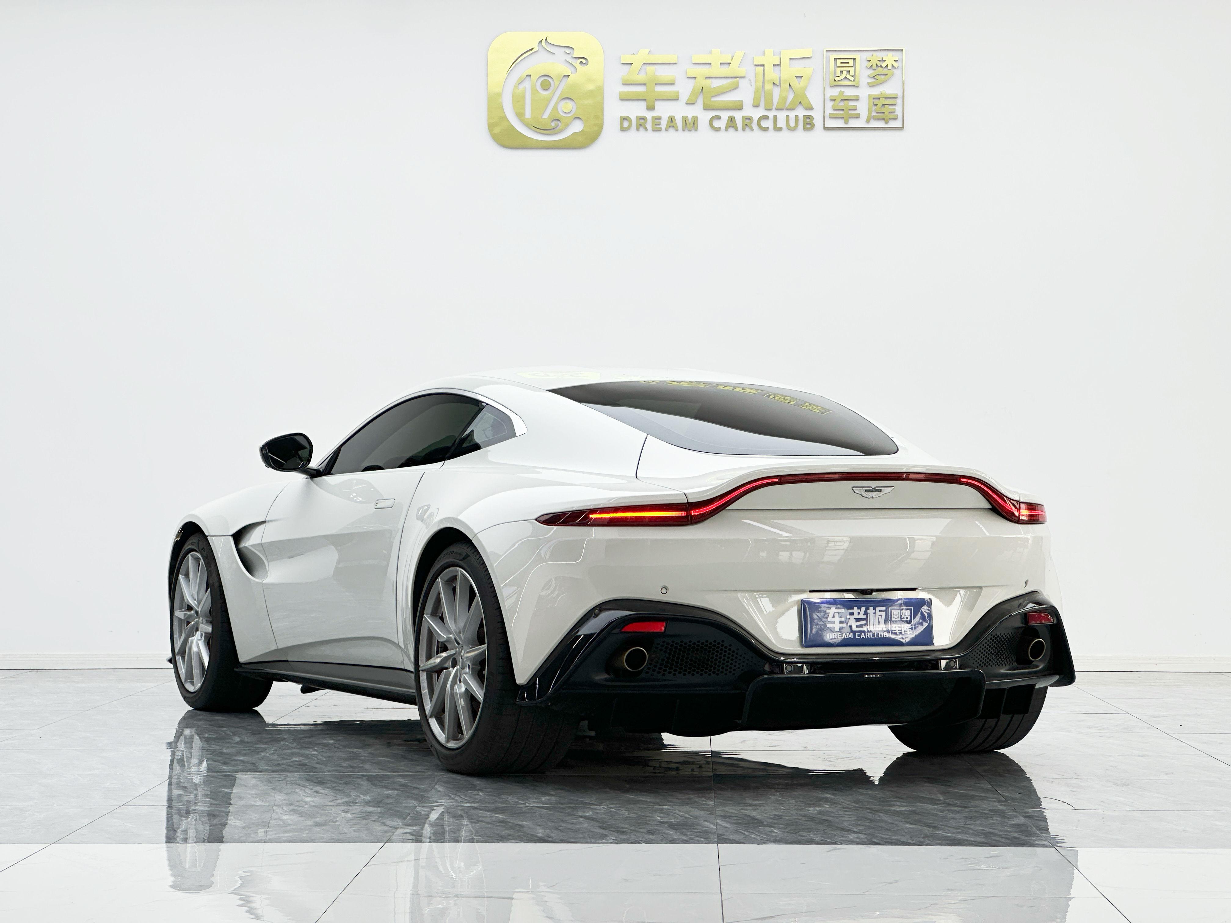 Aston Martin Vantage 4.0T V8 2018 thumb 2