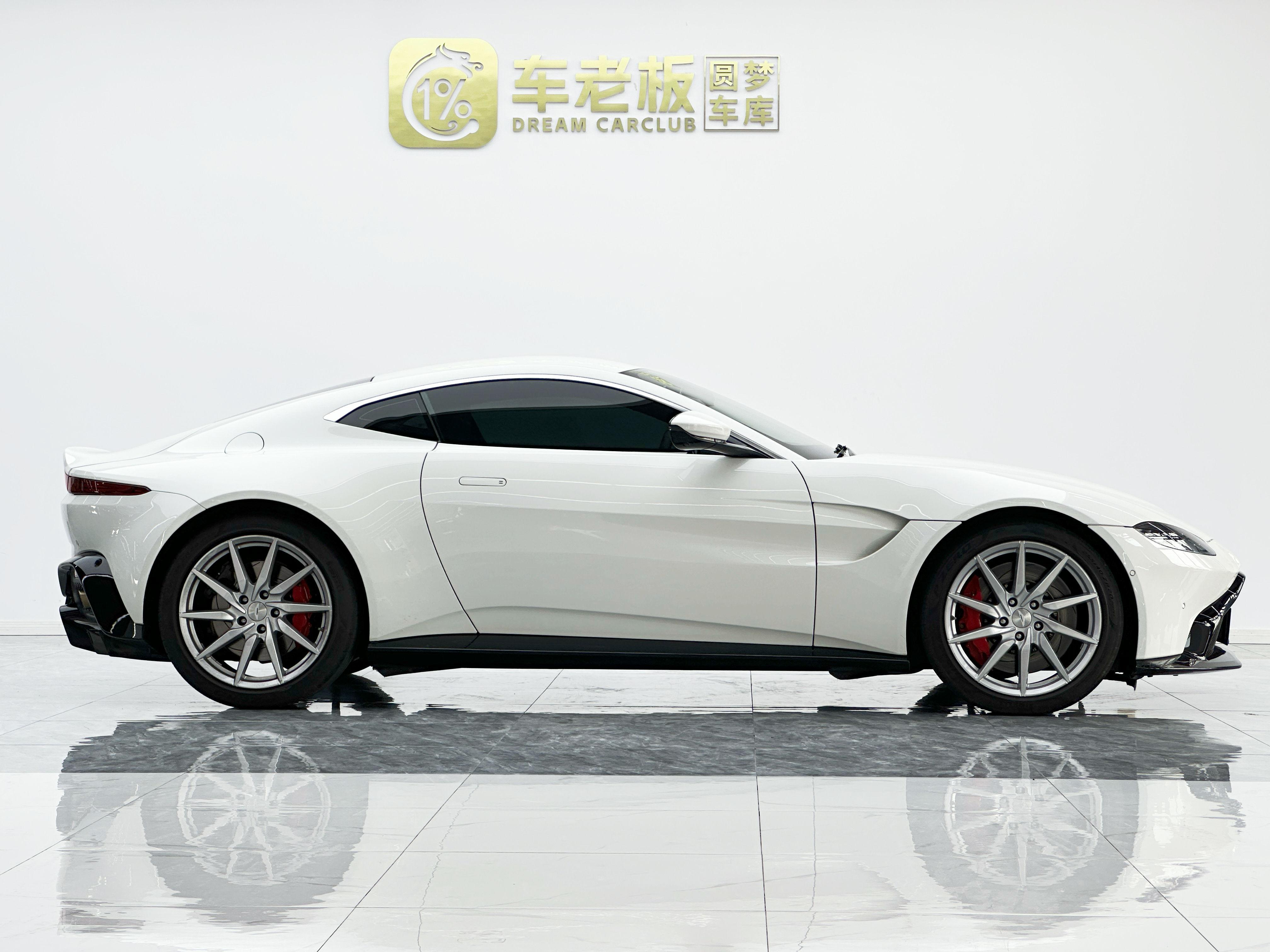 Aston Martin Vantage 4.0T V8 2018 thumb 5