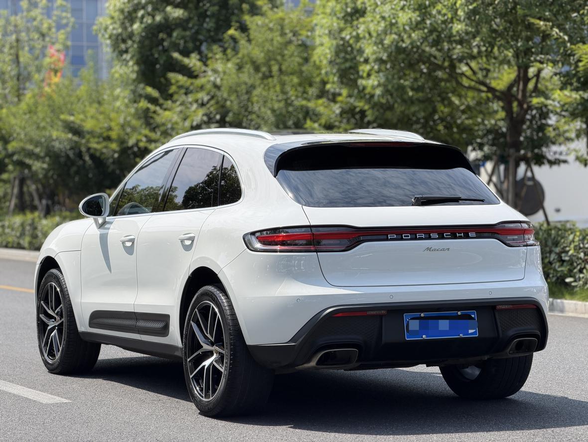 Porsche Macan 2023 thumb 2