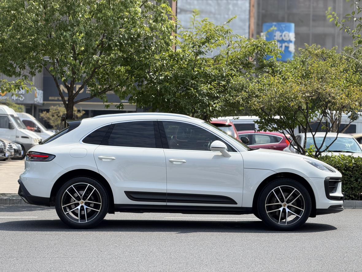 Porsche Macan 2023 thumb 5