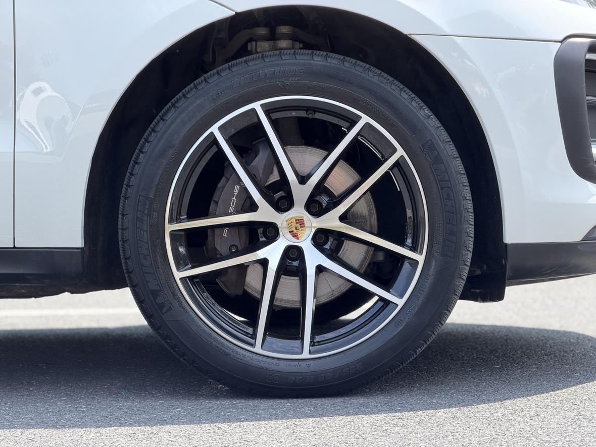 Porsche Macan 2023 thumb 6