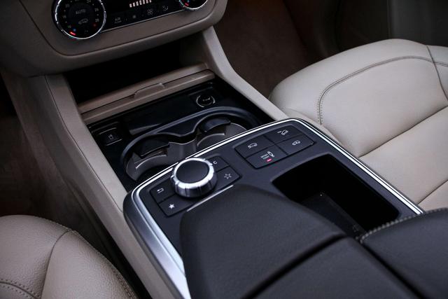 Mercedes-Benz M-Класс 2012 thumb 6