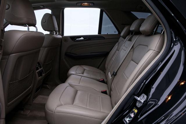 Mercedes-Benz M-Класс 2012 thumb 11
