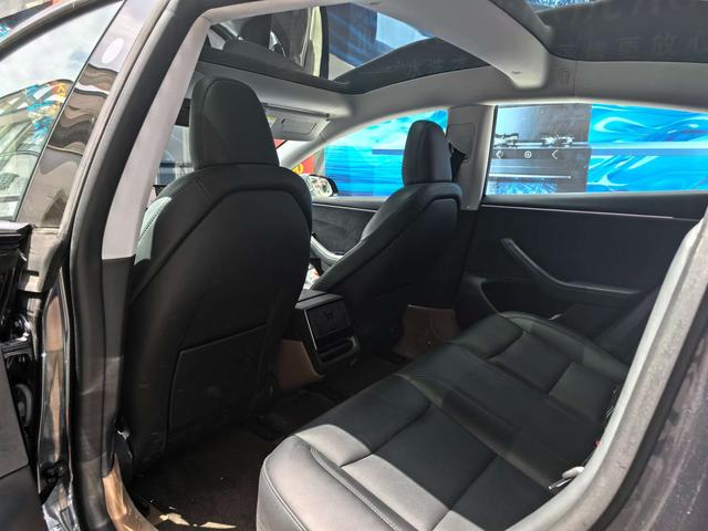 Tesla Model 3 2025 thumb 8
