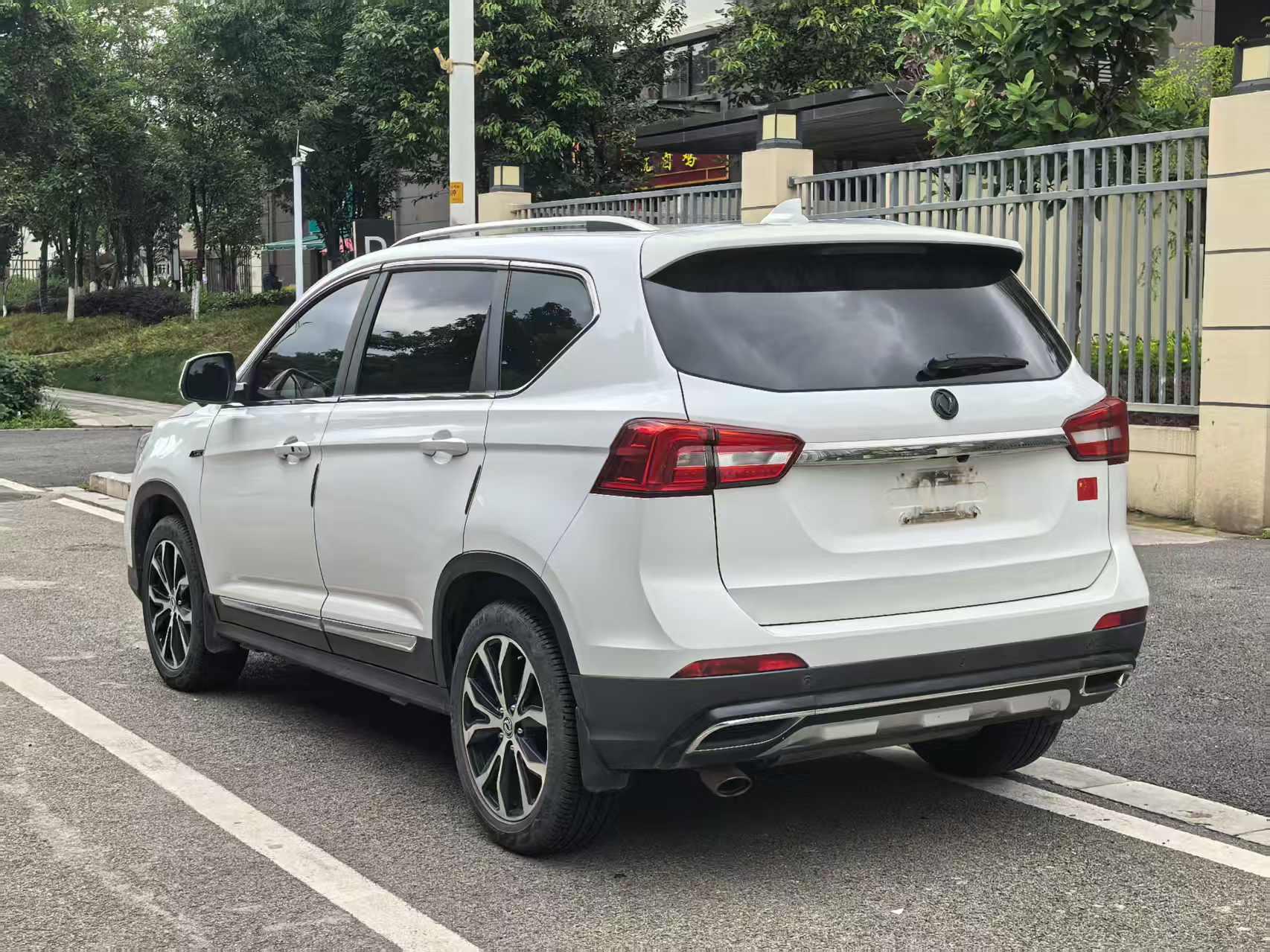 Dongfeng Fengxing X5 2017 thumb 2