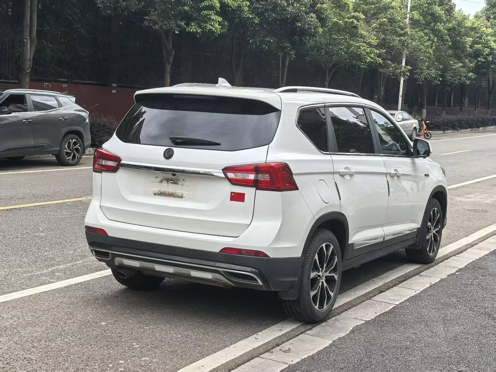 Dongfeng Fengxing X5 2017 thumb 4