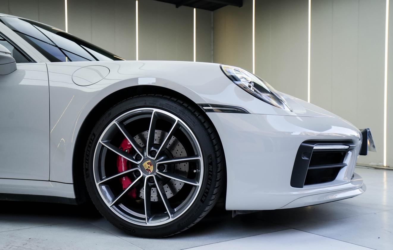 Porsche 911 2022 thumb 2