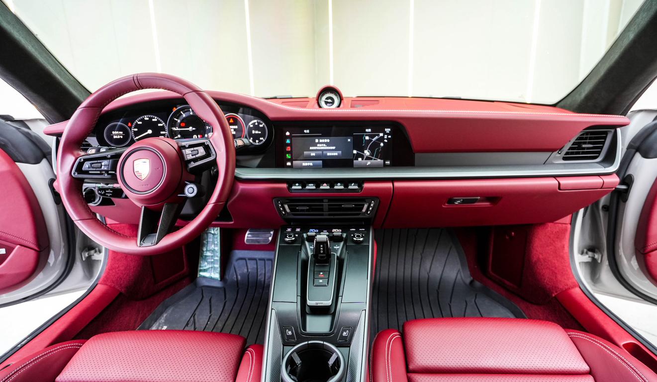 Porsche 911 2022 thumb 9