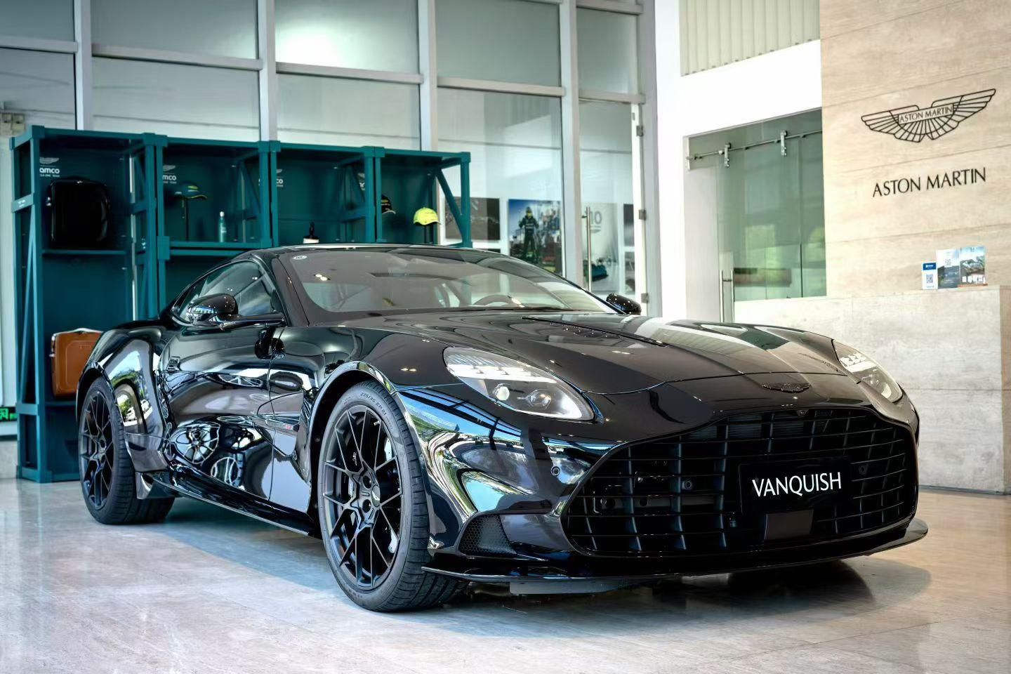 Aston Martin Vanquish 2027 thumb 11