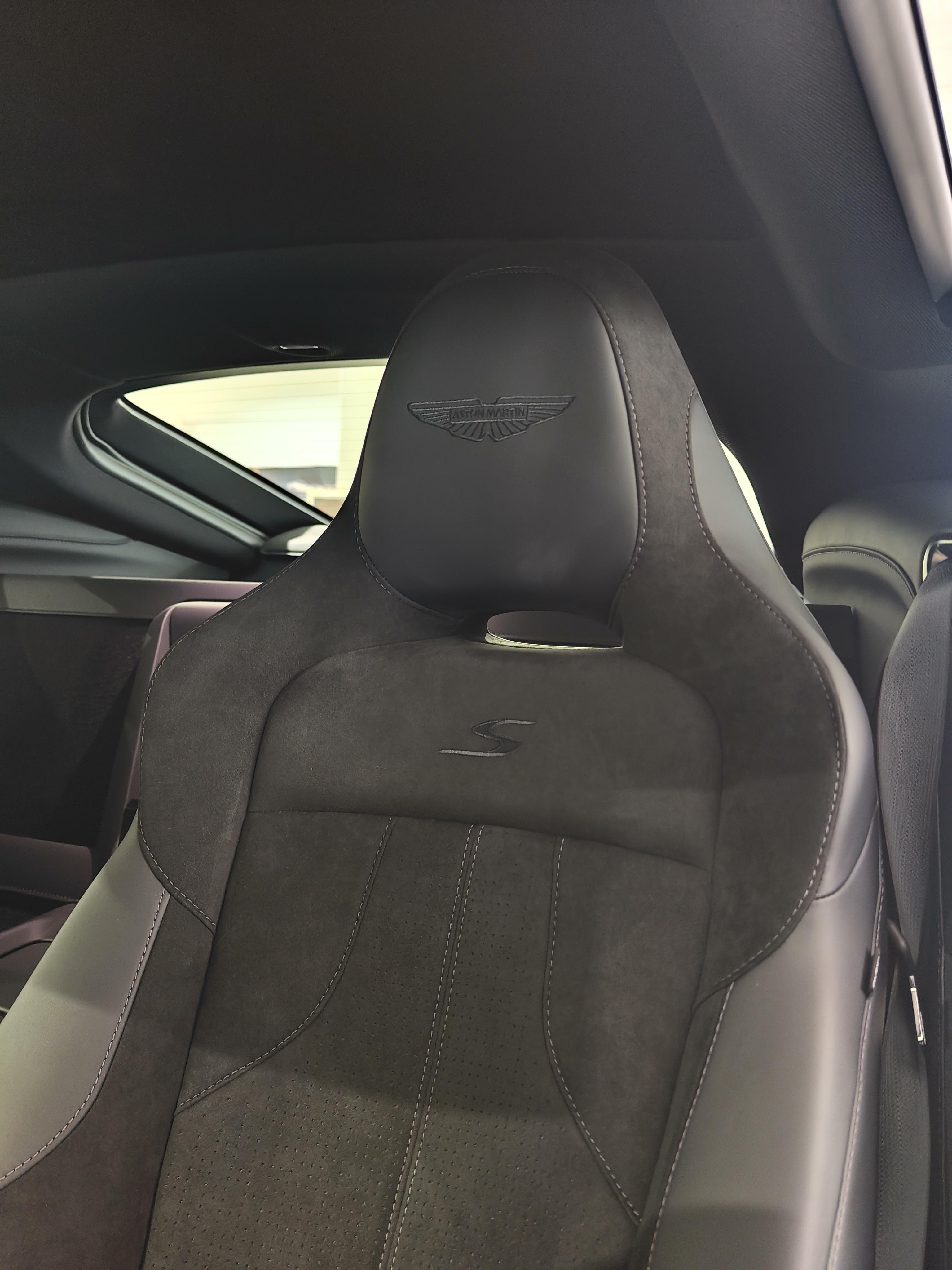 Aston Martin Vantage 4.0T V8 2026 thumb 4