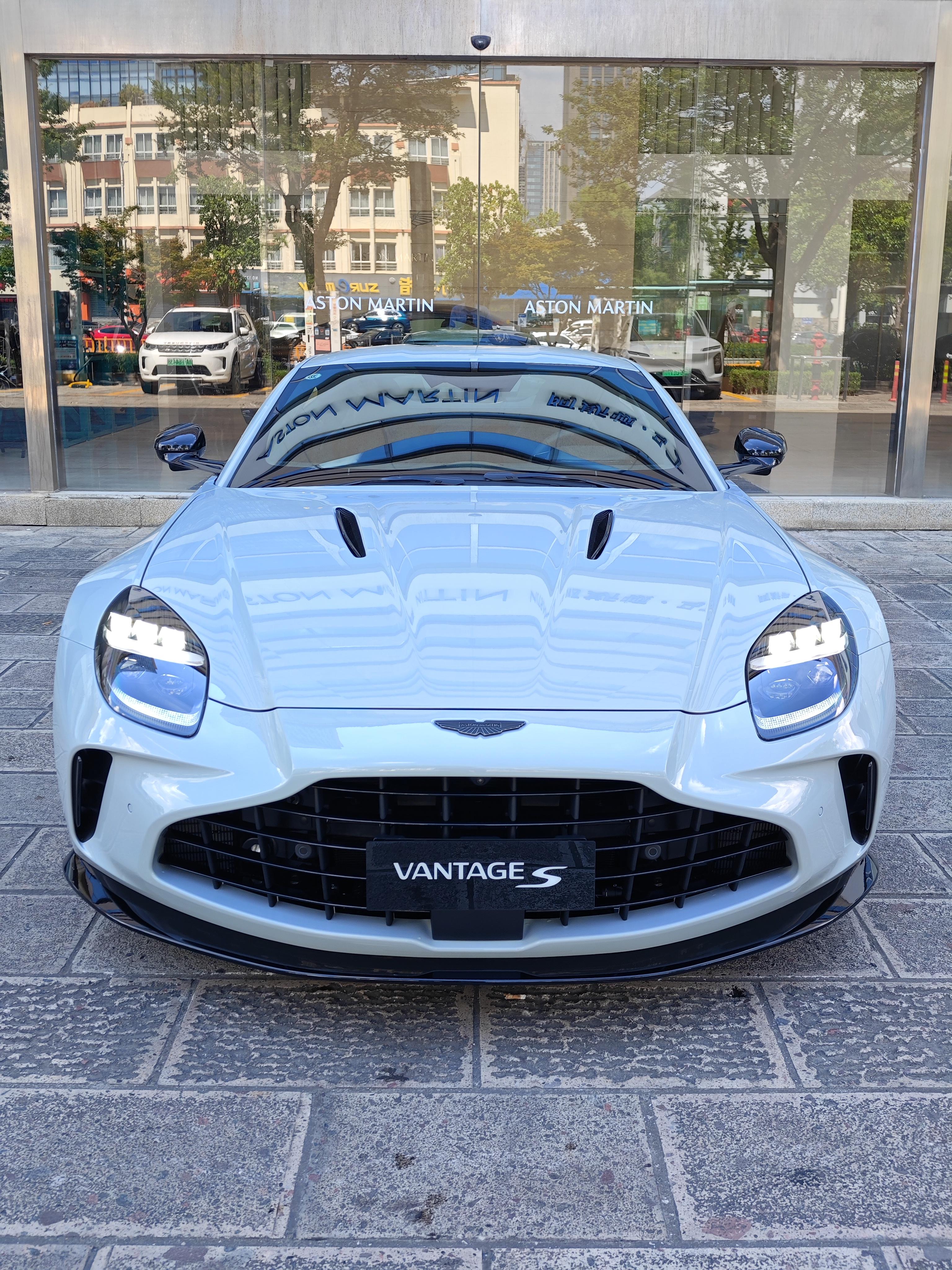 Aston Martin Vantage 4.0T V8 2026 thumb 11