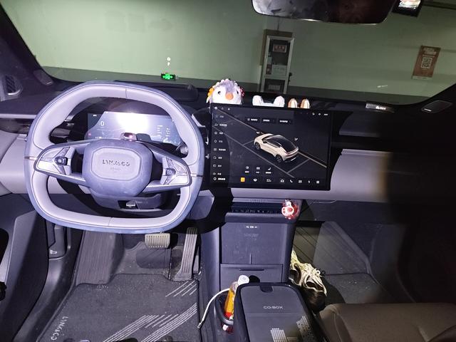 Lynk & Co Z20 2025 thumb 3