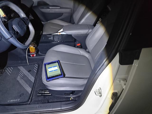 Lynk & Co Z20 2025 thumb 8