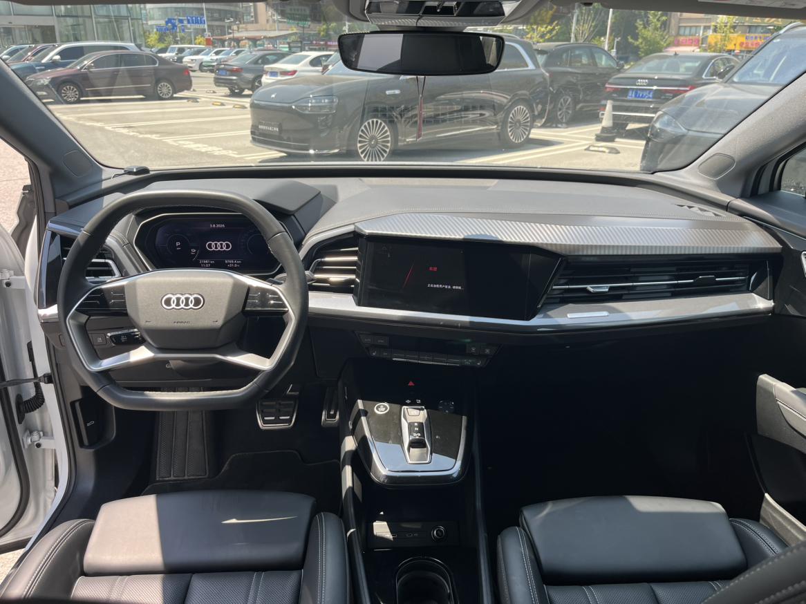 Audi Q4 e-tron 2024 thumb 6