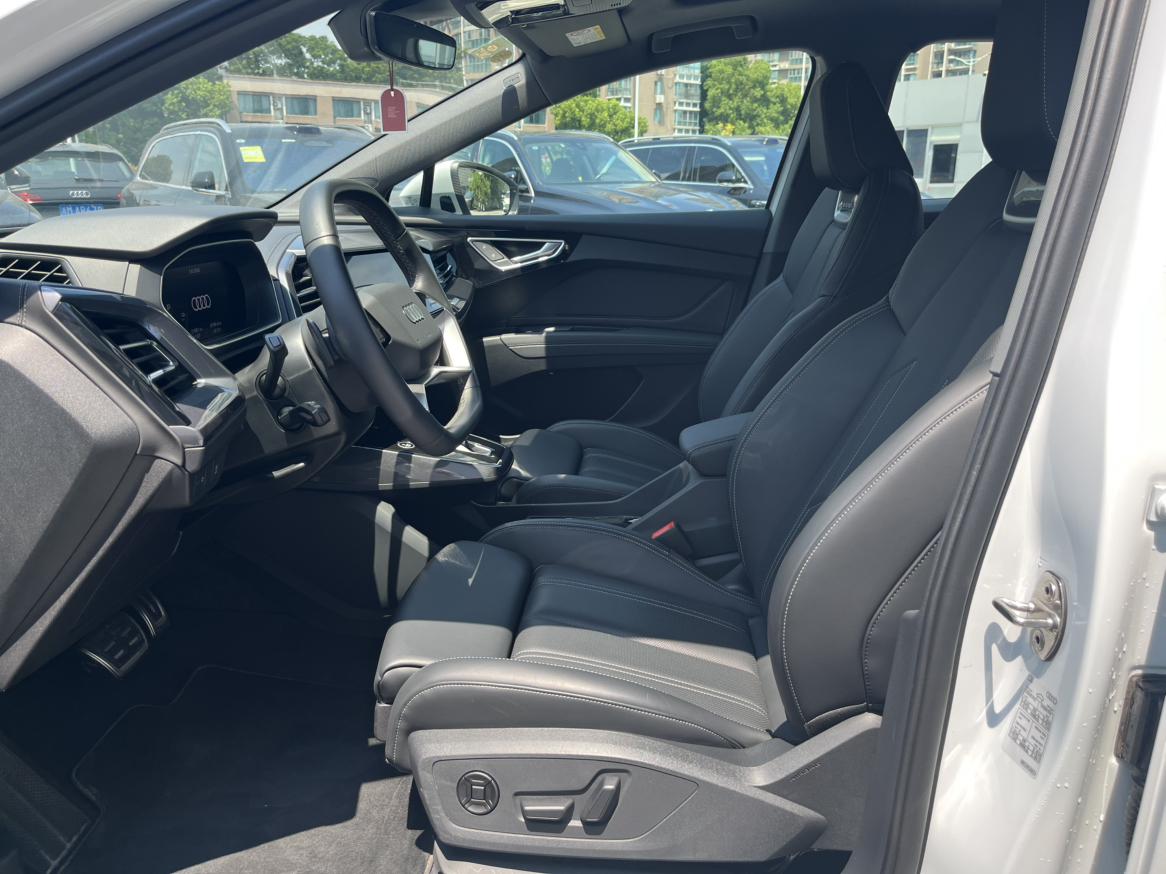 Audi Q4 e-tron 2024 thumb 8