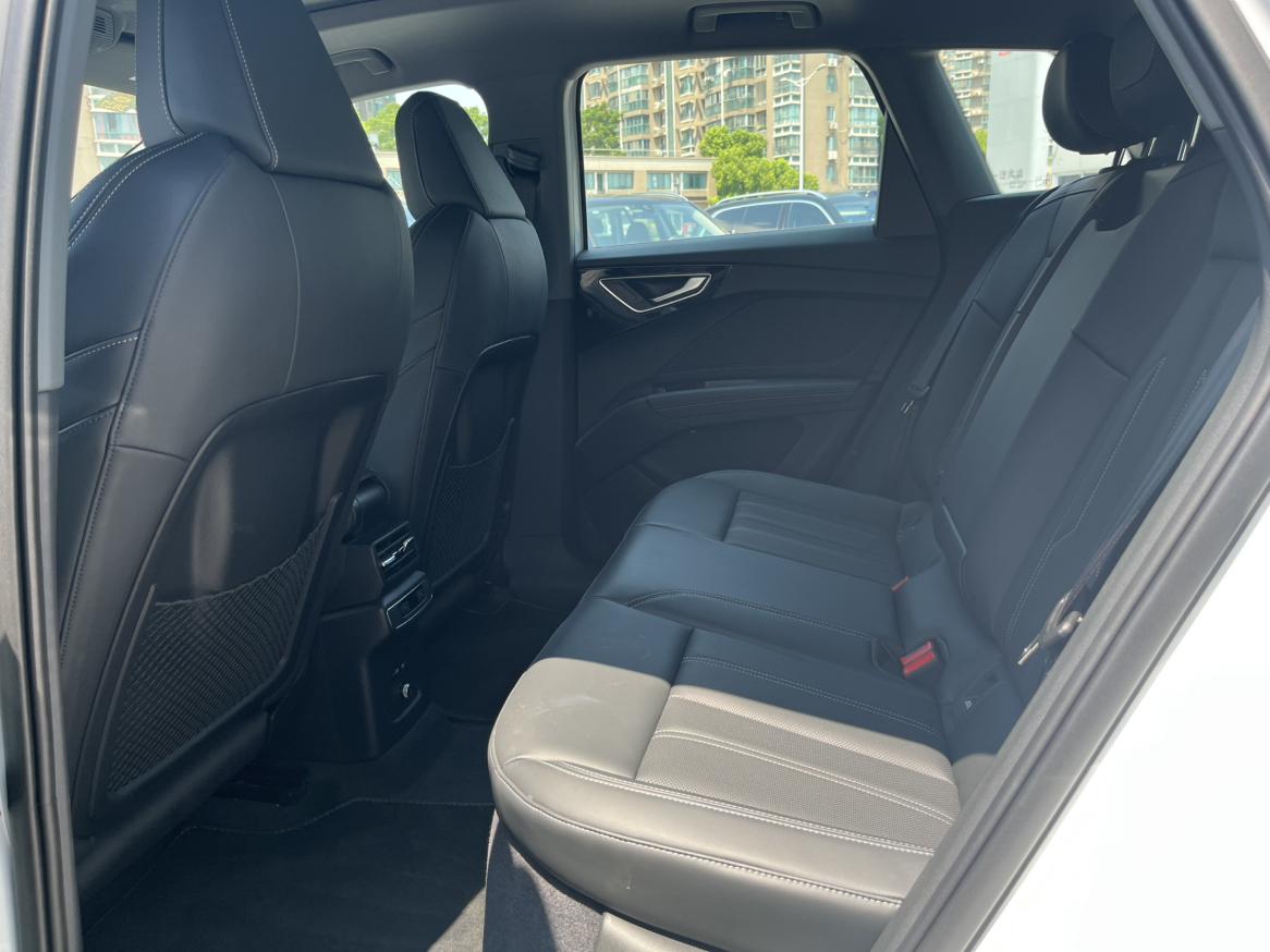 Audi Q4 e-tron 2024 thumb 10