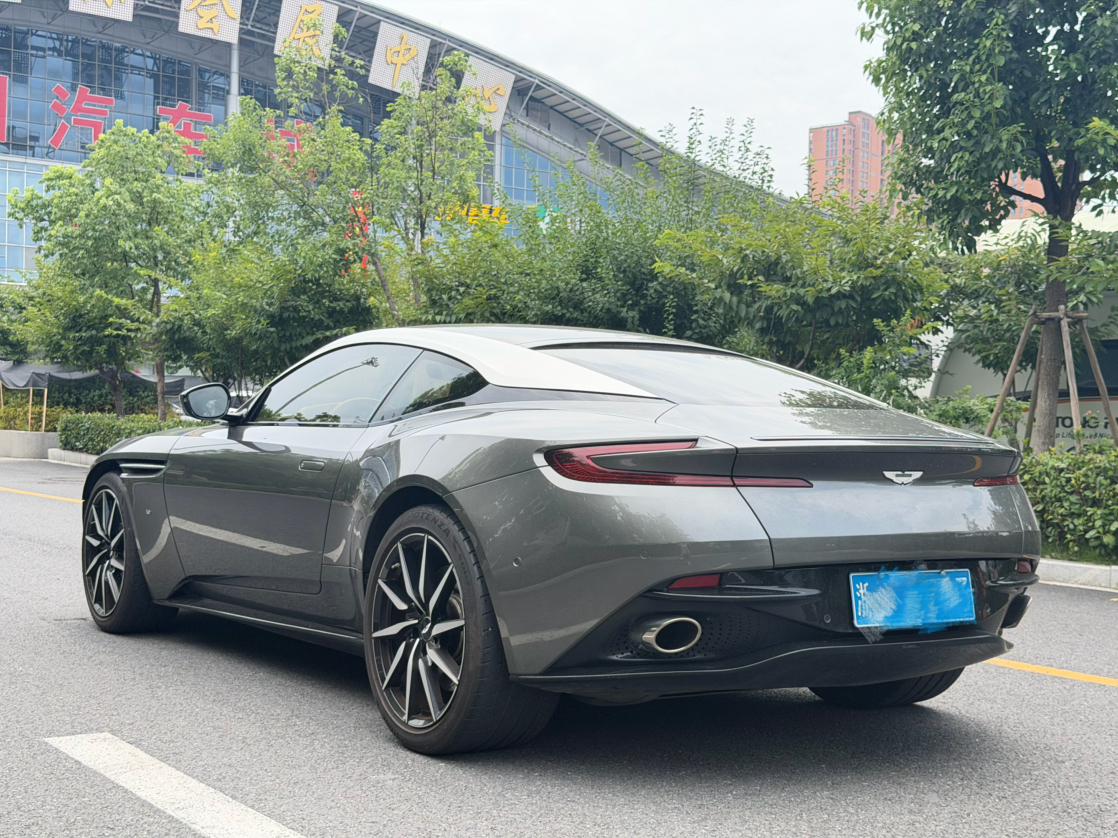 Aston Martin DB11 2016 thumb 2