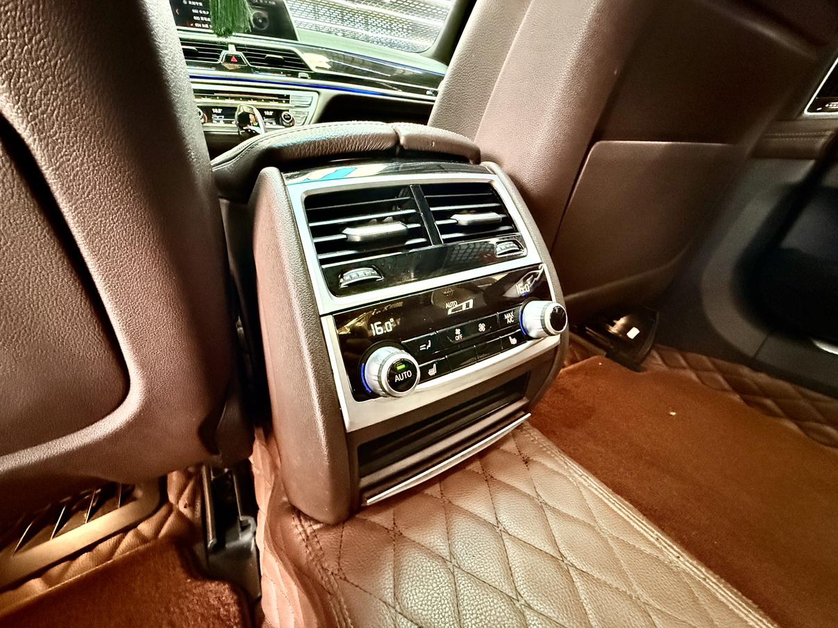 BMW 7 серии 2018 thumb 6