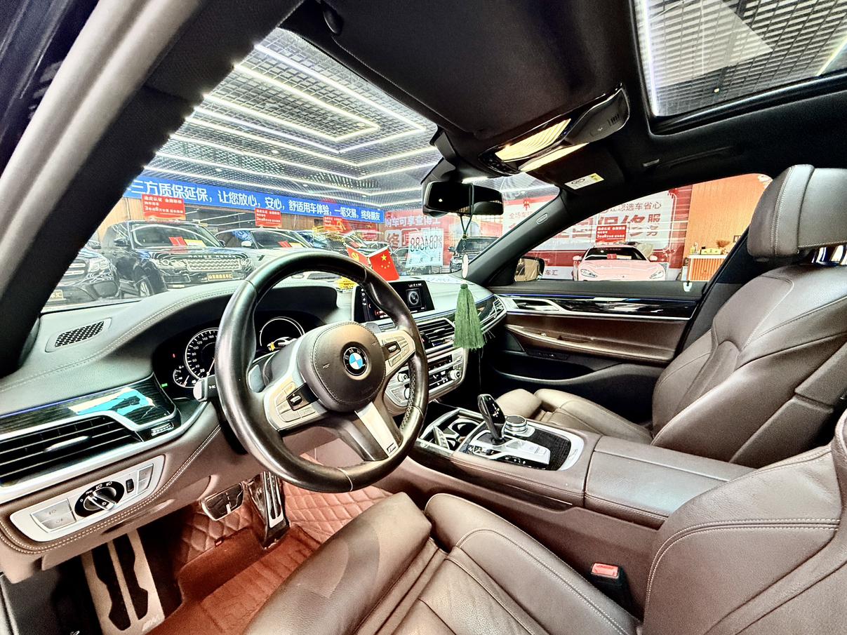 BMW 7 серии 2018 thumb 9