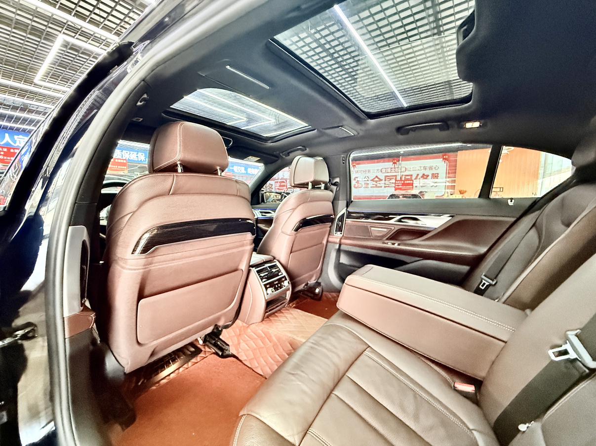 BMW 7 серии 2018 thumb 12